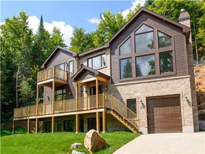 Manitonga Chalet Tremblant | 5br Spa, Sauna & Billiards