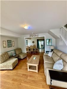 Beach Haven -Only 35 seconds to the beach -walk to shops, restaurants & 2 waterfront parks