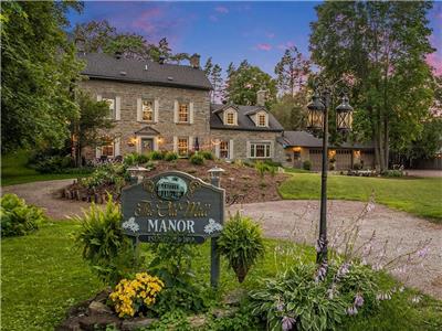 THE OLD MILL MANOR Riverfront, heated salt pool, hottub, fish, kayak, chef, golf, firepit nearOttawa