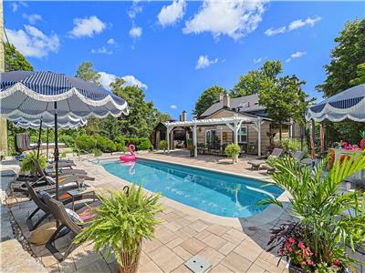 THE OLD MILL MANOR pool, spa, tiki bar, docks, boats, fish, bike, golf, optional chef West of Ottawa
