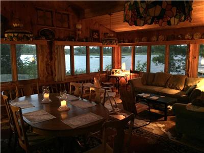 Georgian Bay Honey Harbour Cottage, Road Access, 700 feet of private shoreline, Dock, Small Beach