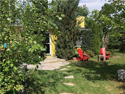 The Yellow Dacha at Sandbanks - **Special 5 Night Special Offer $1500** on Salmon Point Road