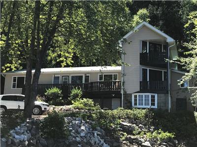 Browns Bay Retreat - Renfrew County