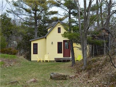 Dam Site Cottage - The Little Yellow