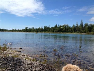 The Bruce Retreat, Waterfront cottage, Lake Huron, Starlink Satellite