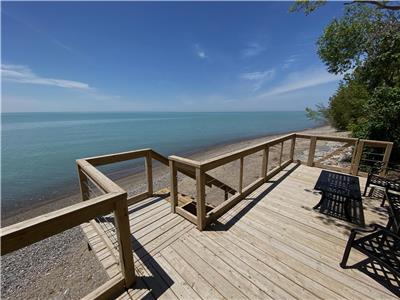Grand Bend Cottage: Mystic Bay Beach House- Lakefront, Incredible views!