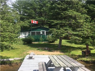 Private lakefront cottage ,sandy beacfront cottage 1h45 from Ottawa /