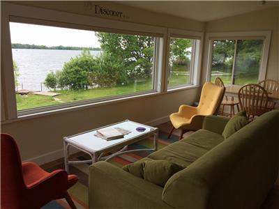 Lilac Shores - Maison spectaculaire sur le lac de l'Ouest, PEC License # 2019-0108