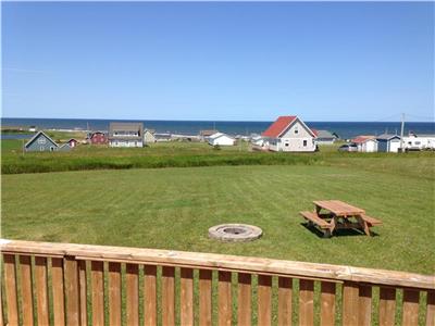 BUELL'S BEACH HOUSE at picturesque Cousins Shore, PEI