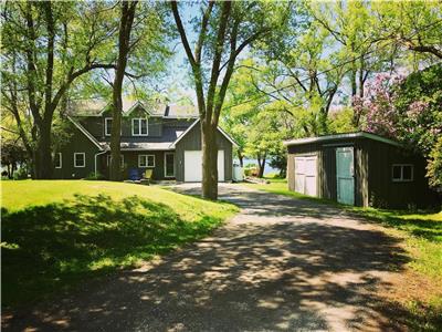 Yr Round Waterfront Lakehouse w Cabana @ Thompson Pt. Chefs Kitchen, 150' private waterfront