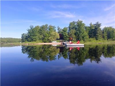 Falls Lake Beautiful Lakefront Year Round Cottage