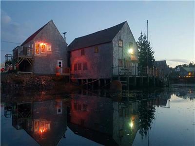 Seal Cove Beach Smokeshed Cottages