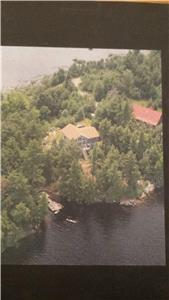 Redstone Second Wind, Dysart Haliburton, 3 bedroom cottage, 270' waterfront, Summer week avails.