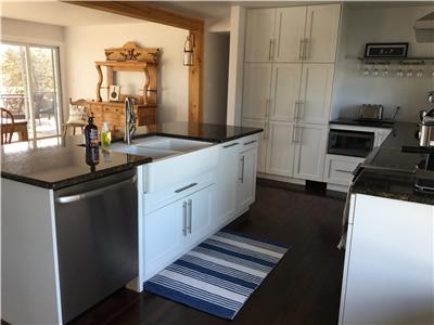 Newly Renovated Modern Cottage