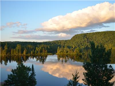 Lac Croche Canadian Log Cabin (40 mins from Mont Tremblant)