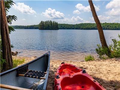 HEMLOCK HAVEN WATERFRONT COTTAGE - privacy and gorgeous views