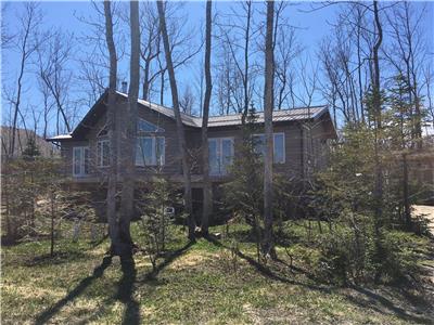 Traverse Bay Lakefront 4BR 2BA Cottage