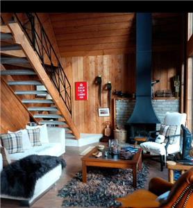 Secluded 2 Bedroom Lake Front Muskoka Cottage with Finnish Sauna in Huntsville
