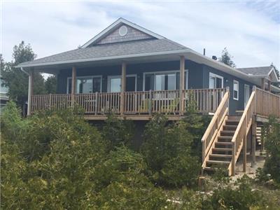 Lake House Effect, Waterfront Cottage, Lake Huron, Tobermory STARLINK SATELLITE!