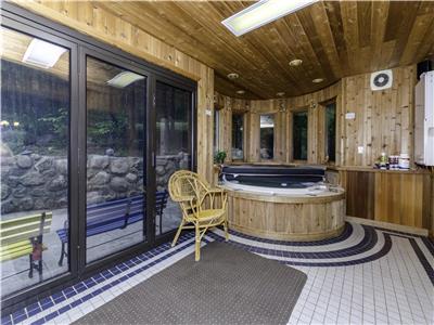 A Cozy Country Retreat Indoor Hot Tub  Ski WIFI