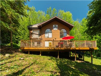 A Cozy Country Retreat Indoor Hot Tub  Ski WIFI