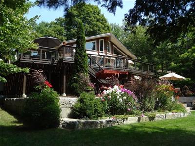The Vibrant Cottage Best Cottages On Rice Lake