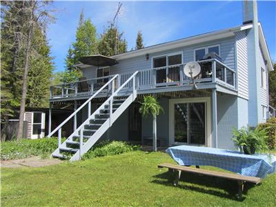 'HURON HIDEAWAY' 4 Bedroom, Waterfront, Laundry, 2 Kayaks