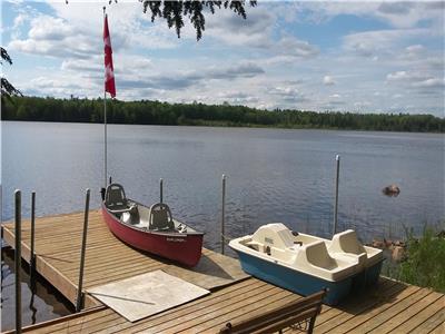 Lake Front 4Season 1.5Hr from GTA Private Quiet No Motorized Boat Central Air Conditioning