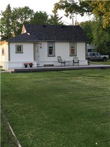 Quaint Country Tolstoi Cottage in Beautiful South-Eastern Manitoba, Canada