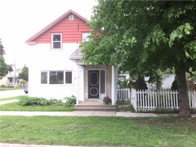 AVAILABLE for Fall/Winter Rental Oct 1-Apr 30 ?A Stone's Throw Lake House Downtown Kincardine