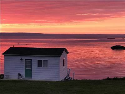 Lighthouse Lane Cottages - Beautiful Oceanfront Cottages just 3 Minutes From Peggy's Cove