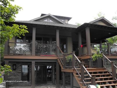 LUXURY LAKE PROPERTIES THE LAKE HOUSE