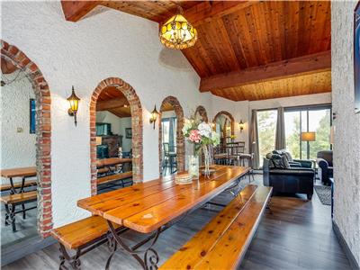 Rustic Spanish Chalet inthe Heart of Nature/with Hot tub
