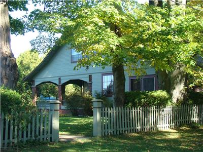 Quintessential summer home, water views, amazing swimming, walk to beach/restaurants, lovely setting