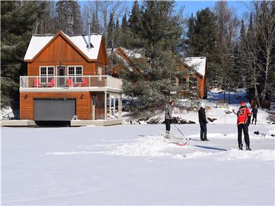 FERNGLEN WATERFRONT COTTAGE  **HOT TUB AND AMAZING VIEWS**
