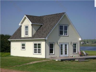 Starfish Beach House, Private Waterfront Property, By Lighthouse, Located in Victoria by the Sea