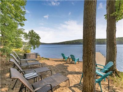 ** WATERFRONT BLISS **                        Four Season Escape with Sandy Beach
