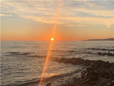 4 Season Waterfront Cottage With Spectacular Views Over The Sparkling Waters Of Georgian Bay