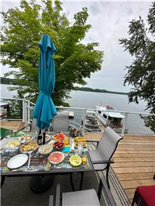 FELL'S POINT ROAD, FENELON FALLS WATERFRONT COTTAGE