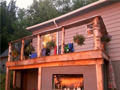 Lakefront CARROW cottage on 3 Mile Lake, Burks Falls, Almaguin Highlands, north of Muskoka,