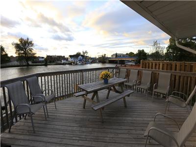 Beach1 - Riverfront Cottage #3 - Wasaga Beach