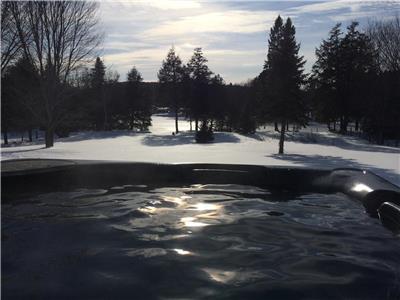Escape to Paradise This Winter - Hot tub, Waterfront, Kingsize Beds, Great Kitchen - Winter Specials