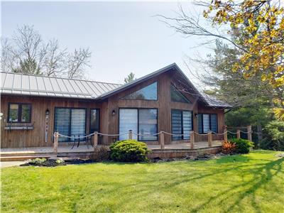 Port Franks Lake Huron Cottage- some weeks left in May, June and Sept.
