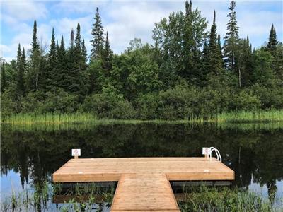 Bankside - Affordable Riverfront Cottage w/ Swimming, Pool Table, Air Hockey Table, AC