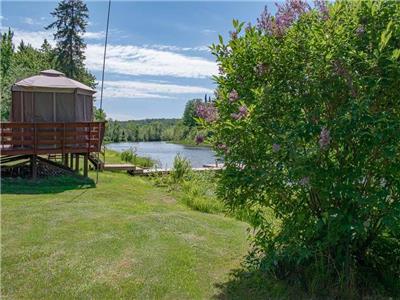 Bankside - Affordable Riverfront Cottage w/ Swimming, Pool Table, Air Hockey Table, AC