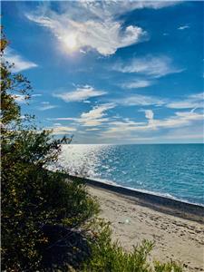 Bluewater Getaway! Lakefront Beauty with no Additional Fees or Cleaning Costs!
