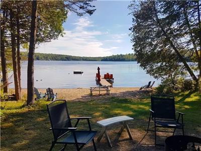 2.5-3 hrs from Toronto. Pets Welcome. Paddleboards, kayaks, canoe, firepit & firewood included. WIFI