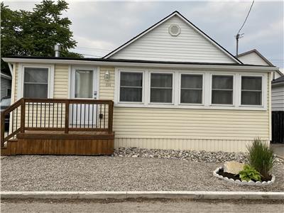 Bessie-By-The-Beach Cottage