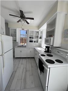 Location location!! THE GRAND LOUNGE!! Sunday to Friday rentals $2400 10% off if booked this week!!