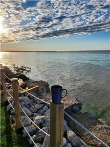 Lake Erie Cottage, what a view from the hot tub  (Dunnville, Portdover area)  2022 dates now open